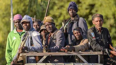 Nijerya'da silahlı kişiler tren istasyonundaki yolcuları kaçırdı