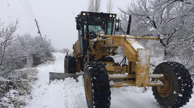 Elazığ'da kar nedeniyle 2 yerleşim yerine ulaşım sağlanamıyor