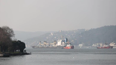 İstanbul Boğazı'nda gemi trafiği askıya alındı