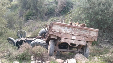 Aydın'da devrilen traktörün sürücüsü öldü