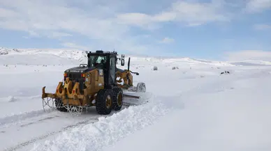 Van, Bitlis, Hakkari ve Muş'ta 932 yerleşim birimine ulaşım sağlanamıyor