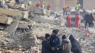 Nurdağı'nda Mehmet Akbulut enkazdan 110 saat sonra kurtarıldı