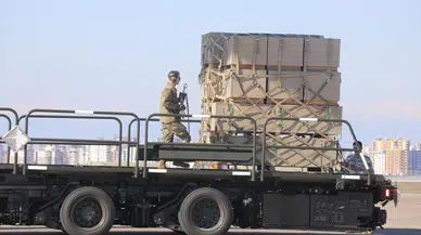 İran Türkiye'deki deprem bölgesine 1000 çadır gönderdi