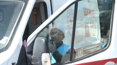 Deprem bölgesinde ezan ambulanslardan okunuyor!