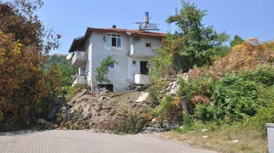 Fay hattı üzerindeki köy yer değiştirdi!