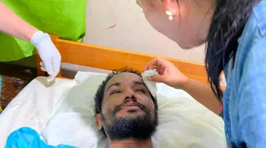 Bir ay solucan yiyerek hayatta kaldı!