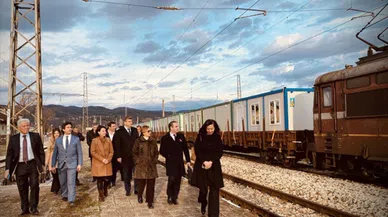 Bulgaristan'dan deprem bölgelerine 70 konteyner!