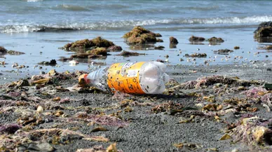 Okyanuslarda 171 trilyon parça plastik yüzüyor!