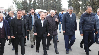 Bakan Varank, Kahramanmaraş'ta ziyaretlerde bulundu