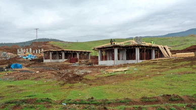 Köy tipi afet evleri Nurdağı'nda yükselmeye başladı