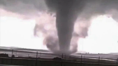 ABD'nin 8 eyaletini vuran hortumlarda ölü sayısı 26'ya çıktı