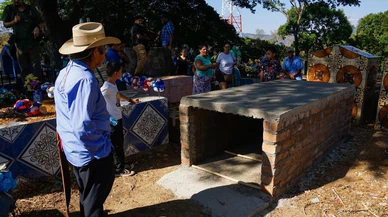 Meksika'da çukurlara gömülmüş halde onlarca ceset çıkarıldı!