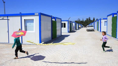 Baykar'In kurduğu 520 konteyner depremzedelere teslim edildi