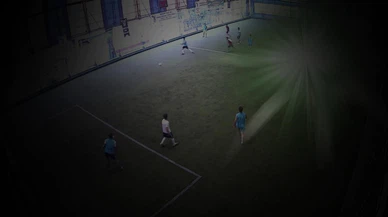 Kolombiya'da halı sahaya yıldırım düştü! 5 kişi öldü!