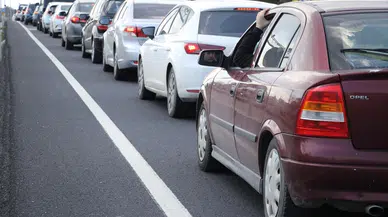 İstanbul-İzmir Otoyolu'nda bayram tatili yoğunluğu yaşanıyor