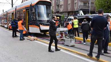Eskişehir'de tramvayın çarptığı kadın hayatını kaybetti