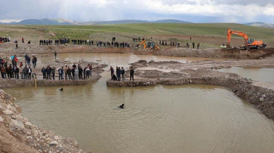 Büyükbaş hayvanı çıkarmak için gölete giren çocuk boğuldu!