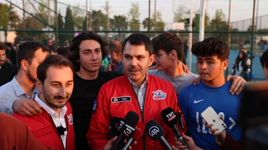 Bakan Kurum, Maltepe Sahili'nde gençlerle buluştu!