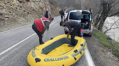 Munzur Çayı'nda kaybolan 3 kişinin bindiği otomobile ulaşıldı