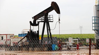 Manisa'daki petrol kuyusundan numune çıkarılıyor!