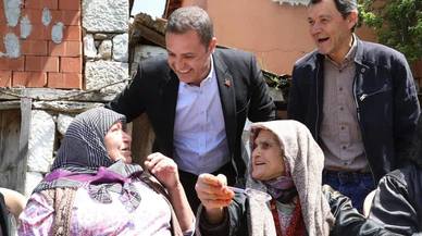 Akın: “Taş atan değil, kalp yapan eller kazanacak”