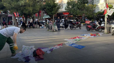 İstanbul'da siyasi partilerin bayrak ve pankartları toplanıyor