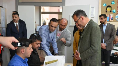 Gençlik ve Spor Bakanı Kasapoğlu, İzmir'de oyunu kullandı