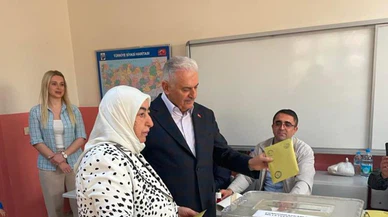 AK Parti Genel Başkanvekili Yıldırım, oyunu Tuzla'da kullandı