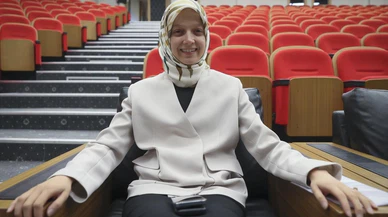 Meclis'in en genç vekili kaydını yaptırdı