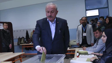 TBMM Başkanı Şentop, Üsküdar'da oyunu kullandı