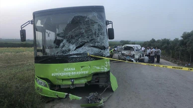 Belediye otobüsü ile minibüs çarpıştı! 2 ölü 10 yaralı!
