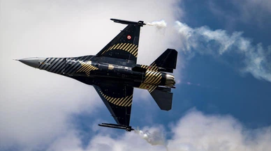 Türk Yıldızları ile SOLOTÜRK, Konya'da gösteri uçuşu yaptı!