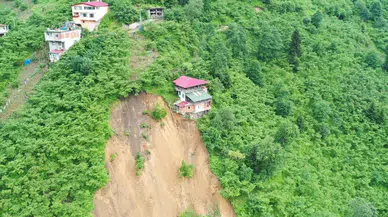 Trabzon'da heyelan nedeniyle 3 ev boşaltıldı