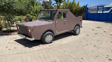 Hurdadan aldığı otomobille yük taşıyor!