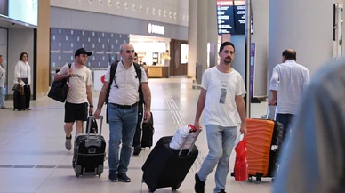 Nijer'deki Türk vatandaşları İstanbul'a getirildi