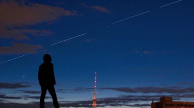 Starlink uydularını gördü, uzaylı istilası var zannedip polisi aradı!