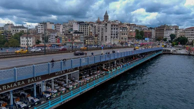 Galata Köprüsü’nde yangın paniği!