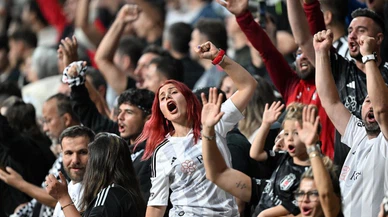 Beşiktaş taraftarının bir kısmı stattan ayrılmadı