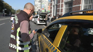 Taksimetre açmak istemeyince yolcularla tartıştı: Ceza gecikmedi!