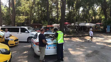 Antalya'da korsan taşımacılık yapan sürücüye binlerce lira ceza!