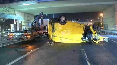 Güngören D-100 Karayolu'nda minibüs takla attı!