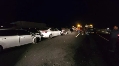 11 araç zincirleme kazaya karıştı: 7 yaralı