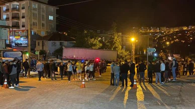 "Dur" ihtarına uymadı, 2'si polis, 4 kişiye çarptı