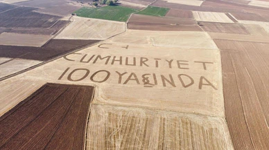 Yozgatlı çiftçi tarlasına "Cumhuriyet 100 yaşında" yazdı