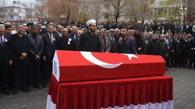 Şehit polis memuru son yolculuğuna uğurlandı