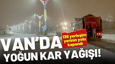 Van'da etkili kar yağışı; 138 yerleşim yerinin yolu kapandı