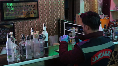 Eğlence mekanına 'uyuşturucu' baskını; 8 gözaltı