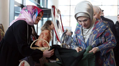 Emine Erdoğan Siirtli kadınlarla bir araya geldi