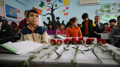 Yaşamını yitiren öğrenciler sınıflarında anıldı!