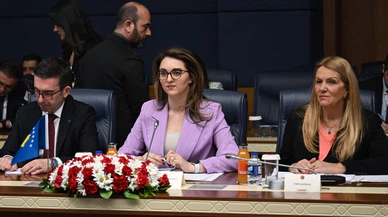 Oktay, Kosovalı meslektaşı Hyseni ile görüştü!